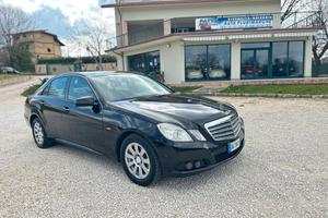 Mercedes-benz E 220 CDI BlueEFFICIENCY Avantgarde