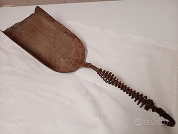 VECCHIO ANTICO ARNESE UTENSILE PALETTA PALA STUFA 