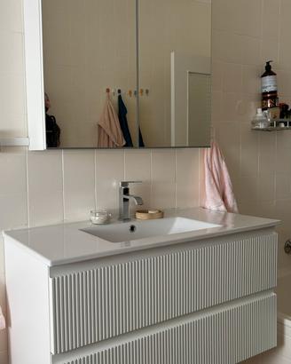 Mobile bagno sospeso con rubinetto e specchio cont