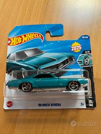 Hot Wheels '66 Buick Riviera celeste