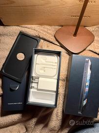 Scatola piu caricatore apple iphone 5