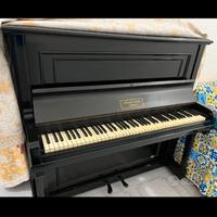 Pianoforte laccaro nero a parere