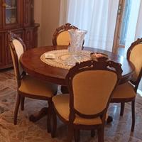 Tavolino con sei sedie