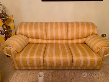 Divano con poltrone
