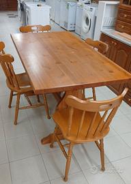 tavolo in legno massello e 5 sedie