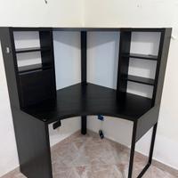 scrivania ad angolo IKEA 