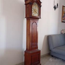 Orologio a pendolo a colonna