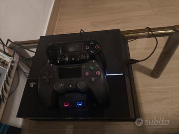 PlayStation 4 + 6 giochi