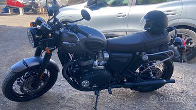 Triumph Bonneville 1200 Black