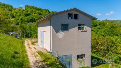 MAGAZZINO A BADIA CALAVENA
