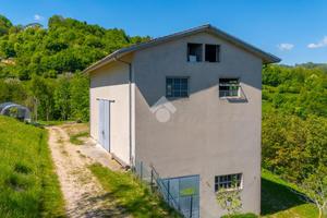 MAGAZZINO A BADIA CALAVENA