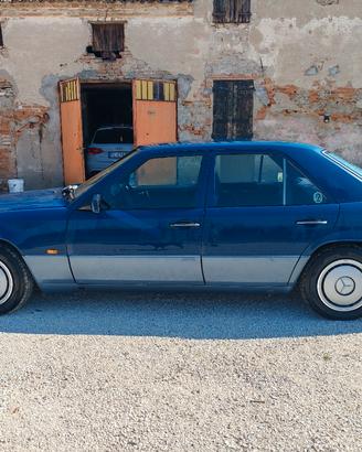 Mercedes 200E 