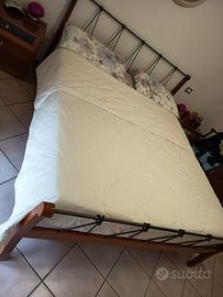 letto completo di materasso a molle insacchettate