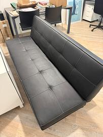 Divano nero in pelle