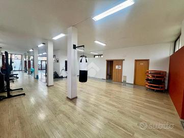 NEGOZIO A ROSETO DEGLI ABRUZZI