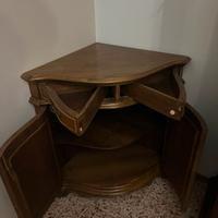 Mobile in legno ad angolo
