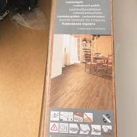 Pavimento Laminato - 2,74 m² a Pacco - Mai Usato