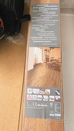 Pavimento Laminato - 2,74 m² a Pacco - Mai Usato