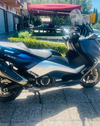 YAMAHA T Max 530 DX TUTTO INCLUSO ANCHE PASSAGGI