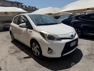 Toyota Yaris 1.5 Hybrid 5 porte Lounge NEOPA...