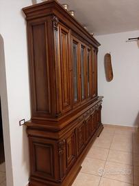 vetrina in noce 