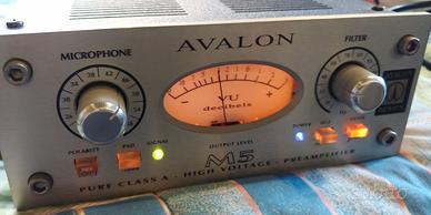 Preamplificatore AVALON M5 in classe A ~ Uad, Neve