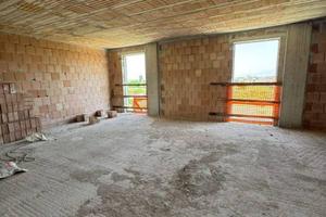 Immobile di 320 m² a San Marcellino