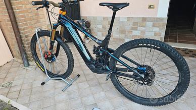 e-bike Trace X Advanced GIANT tg M in CARBONIO