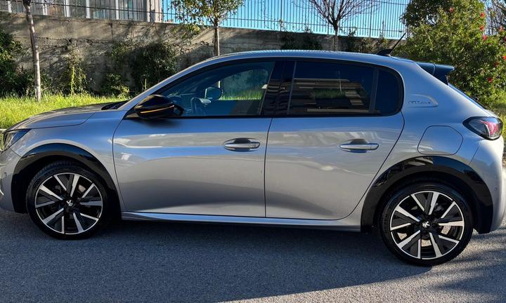 Peugeot 208 GT Line Blue HDi 100 (Superfull Opts.)