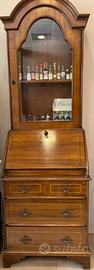 Credenza con vetrina
