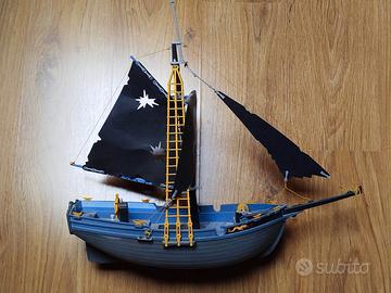 Galeone dei pirati Playmobil con personaggi