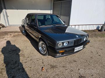  BMW e30 318i