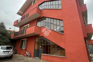 4 LOCALI A ROCCA DI PAPA