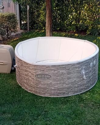 Piscina idromassaggio riscaldabile