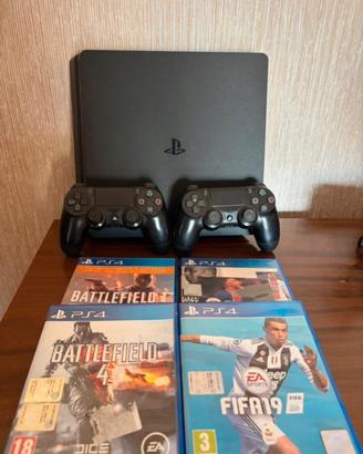 Play Station 4, 2 Joystick + 4 giochi
