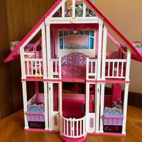 Casa di Barbie + Fiat 500 + 7 Barbie + accessori