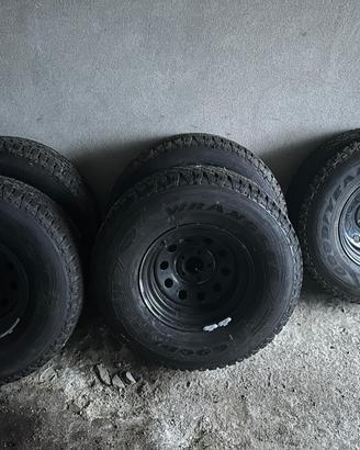 Cerchi gomme jeep