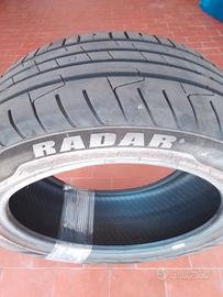 Pneumatici per auto con catene da neve