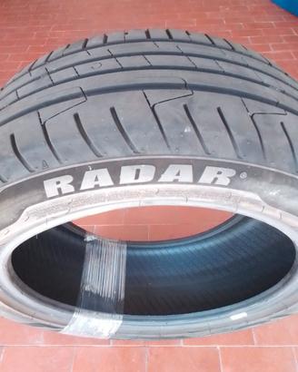 Pneumatici per auto con catene da neve