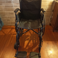 Sedia a rotelle più accessori