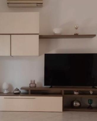 Parete attrezata