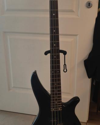 Basso Yamaha