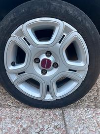 Cerchi e gomme