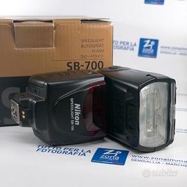 NIKON SPEEDLIGHT SB-700 + GARANZIA USATO