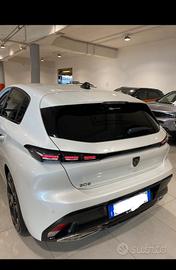 Peugeot 308 allure pack 1.2 130CV 2023
