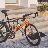 Telaio + ruote e 2 manubri