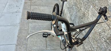 bicicletta BMX 