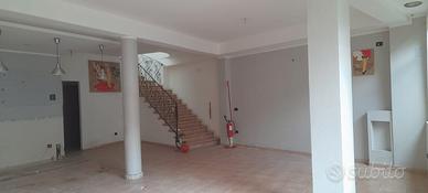 Villetta con accesso carrabile da Corso Cusani