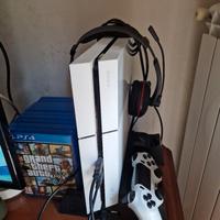 Sony Playstation 4 + giochi + base + cuffie