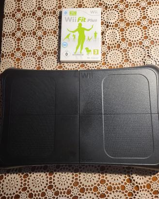 pedana e gioco Wii fitness plus